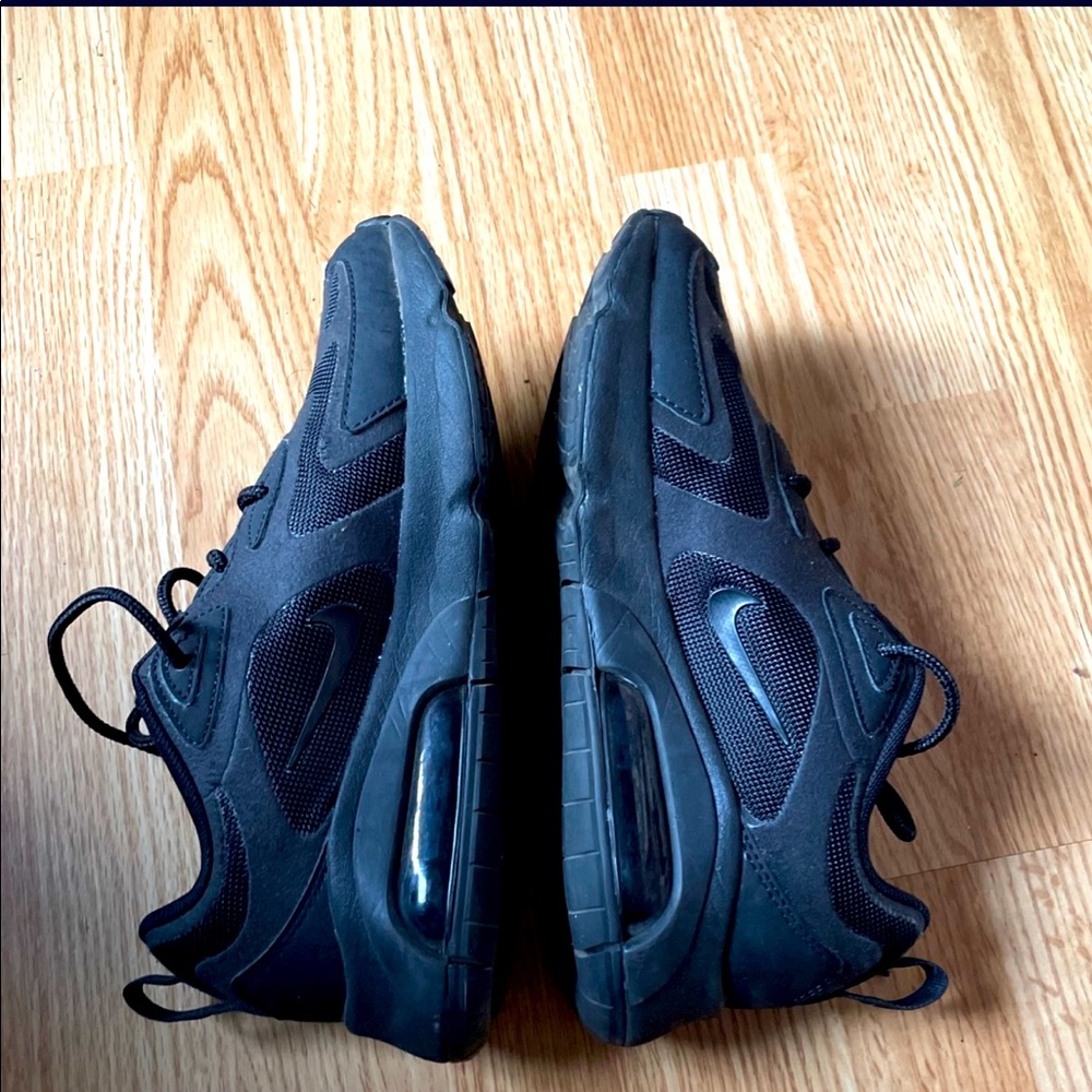 Women Nike size 6.5